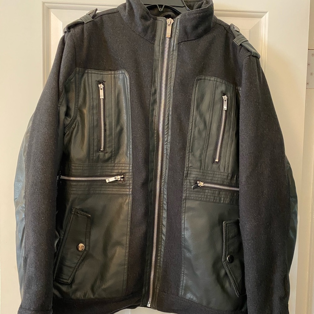 Men’s Jacket - Picture 2 of 4